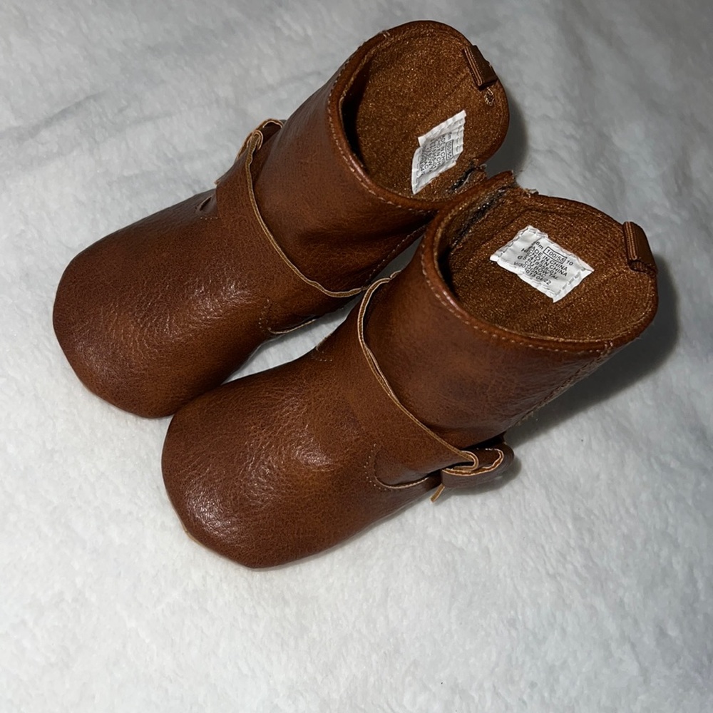 Brown 3-6 months booties